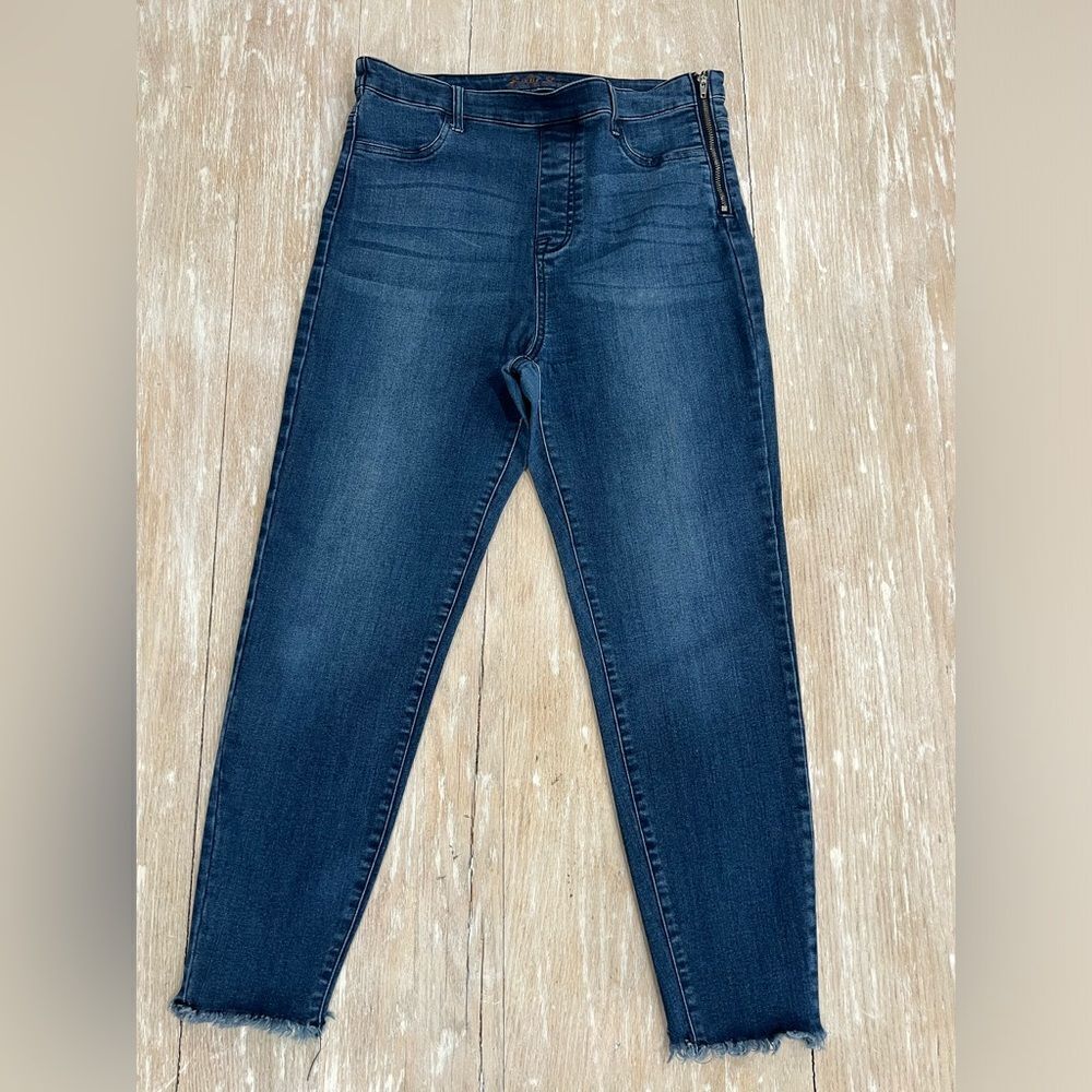 Celebrity Pink Body Sculpt Mid Rise Skinny Distressed Denim Stretchy Jeans, 11